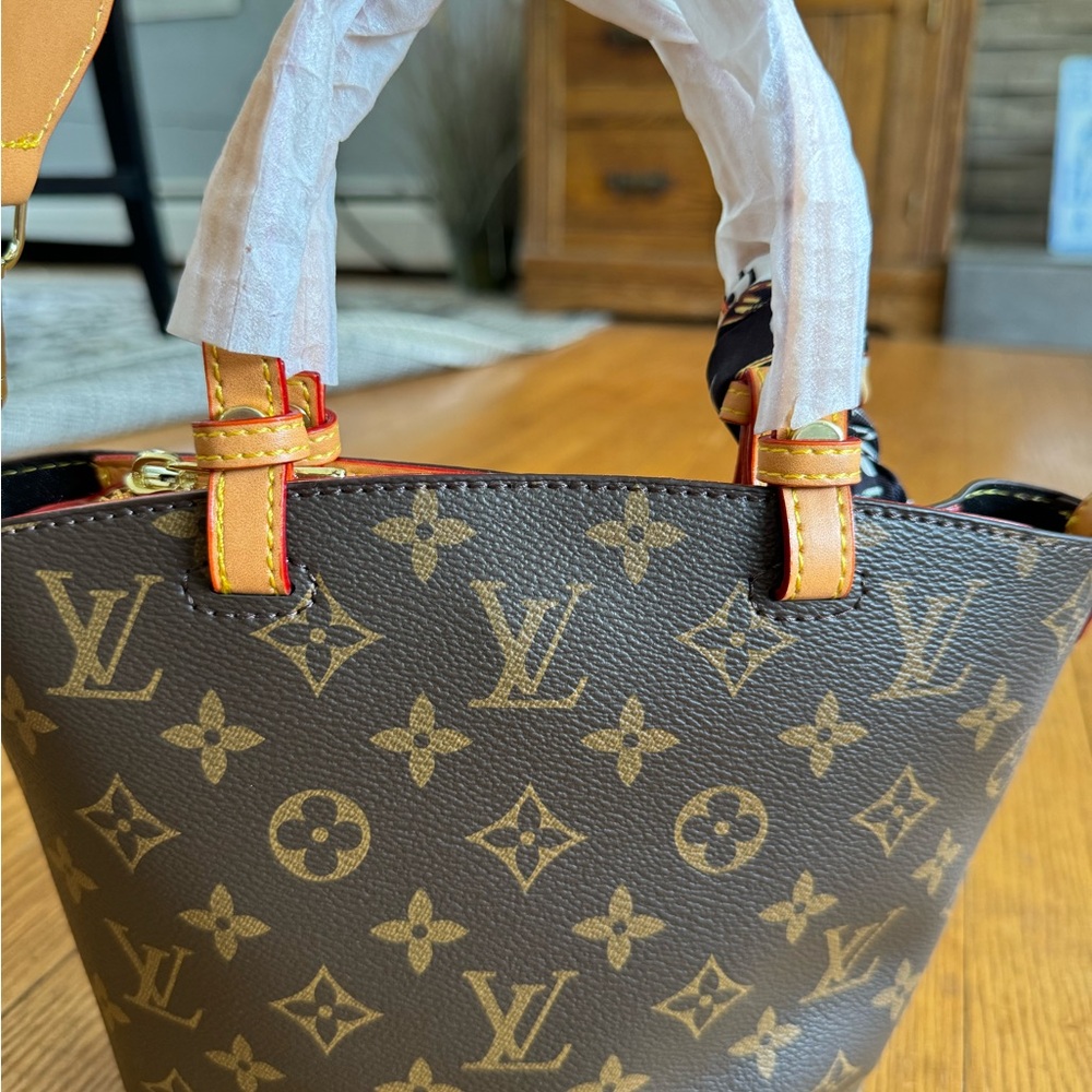 Designer look Teddy bag NWT - Picture 2 of 16